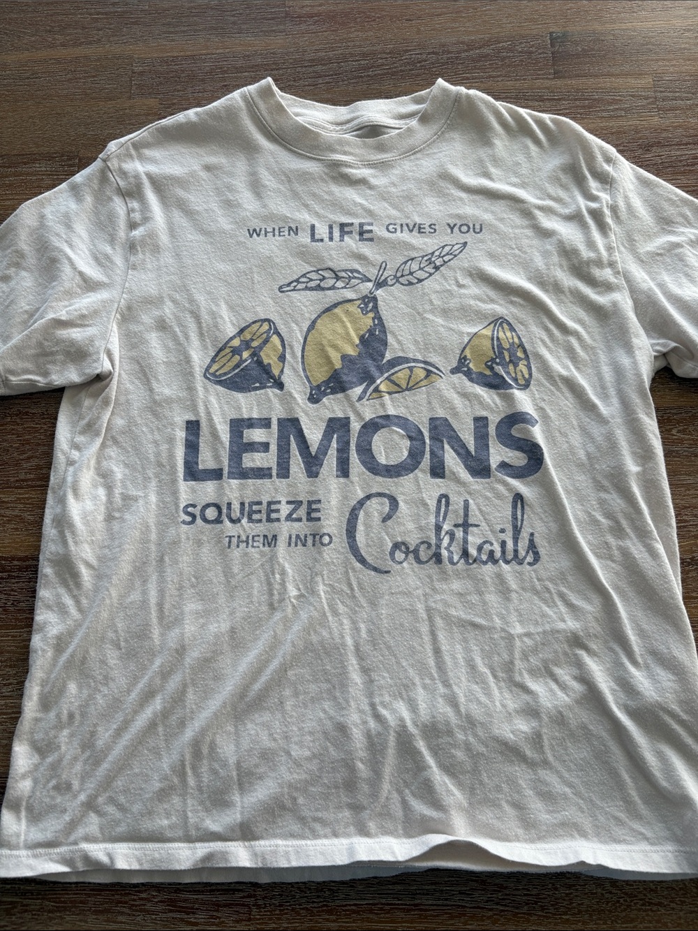Abercrombie & Fitch cream Short-Sleeve Lemon Graphic Tee